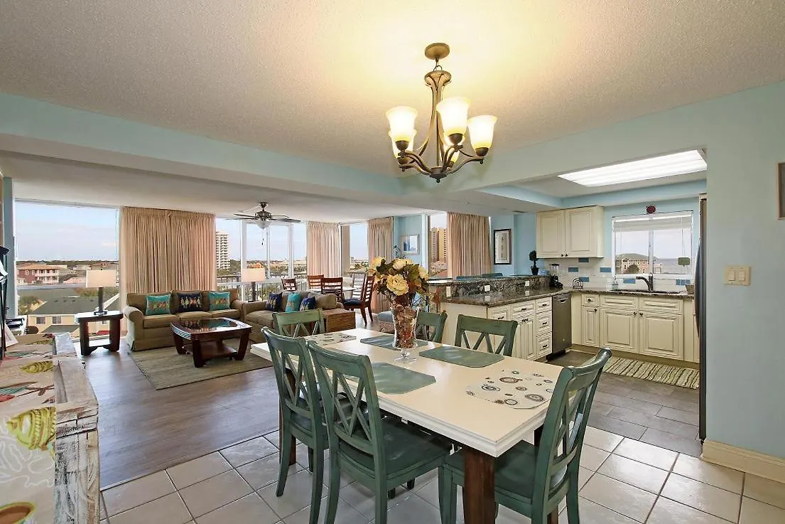 3061 - Cozy Three Bedroom Vacation Rental Destin